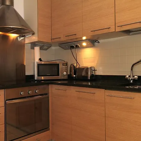 Hanover Dock Apartment *