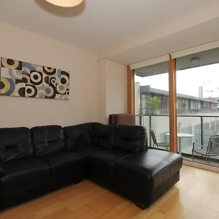 Hanover Dock Apartment