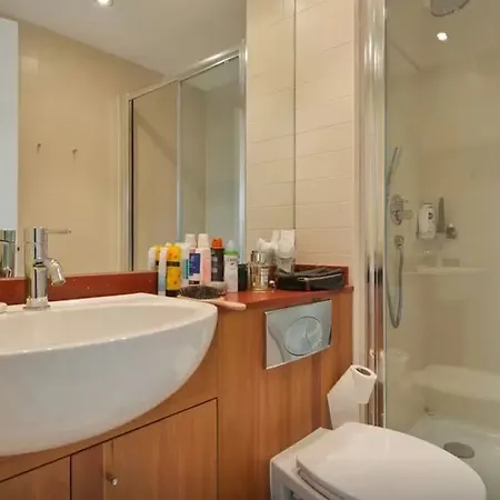 Hanover Dock Apartment *