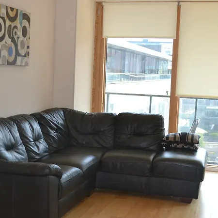Hanover Dock Apartment *